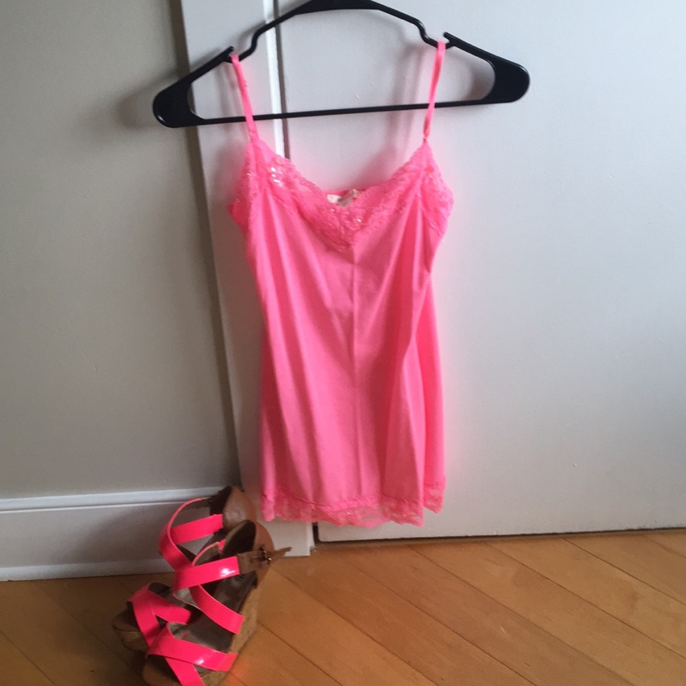 SALE🚨 3/$30 Lace sequin hot pink tank top